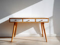 Schreibtisch Holzoptik 120 x 50 x 75 cm - Naturholzfarbe Weiß - Modernes Design mit drei Schubladen