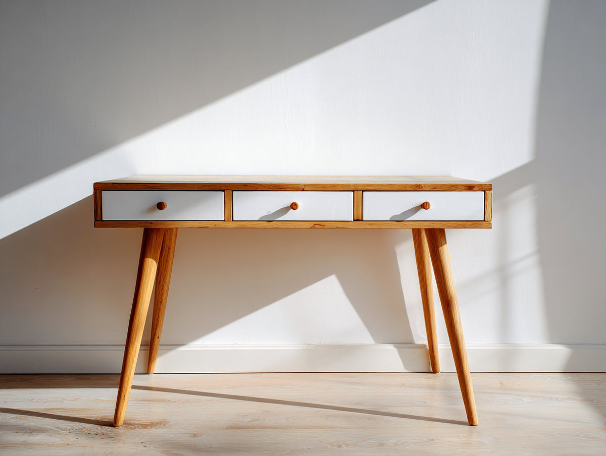 Schreibtisch Holzoptik 120 x 50 x 75 cm - Naturholzfarbe Weiß - Modernes Design mit drei Schubladen